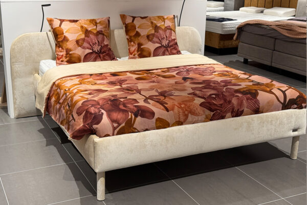Showroommodel Ledikant Lotta 180x200