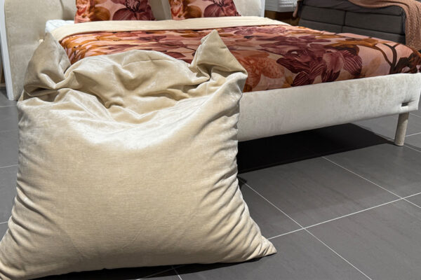 Showroommodel Ledikant Lotta 180x200
